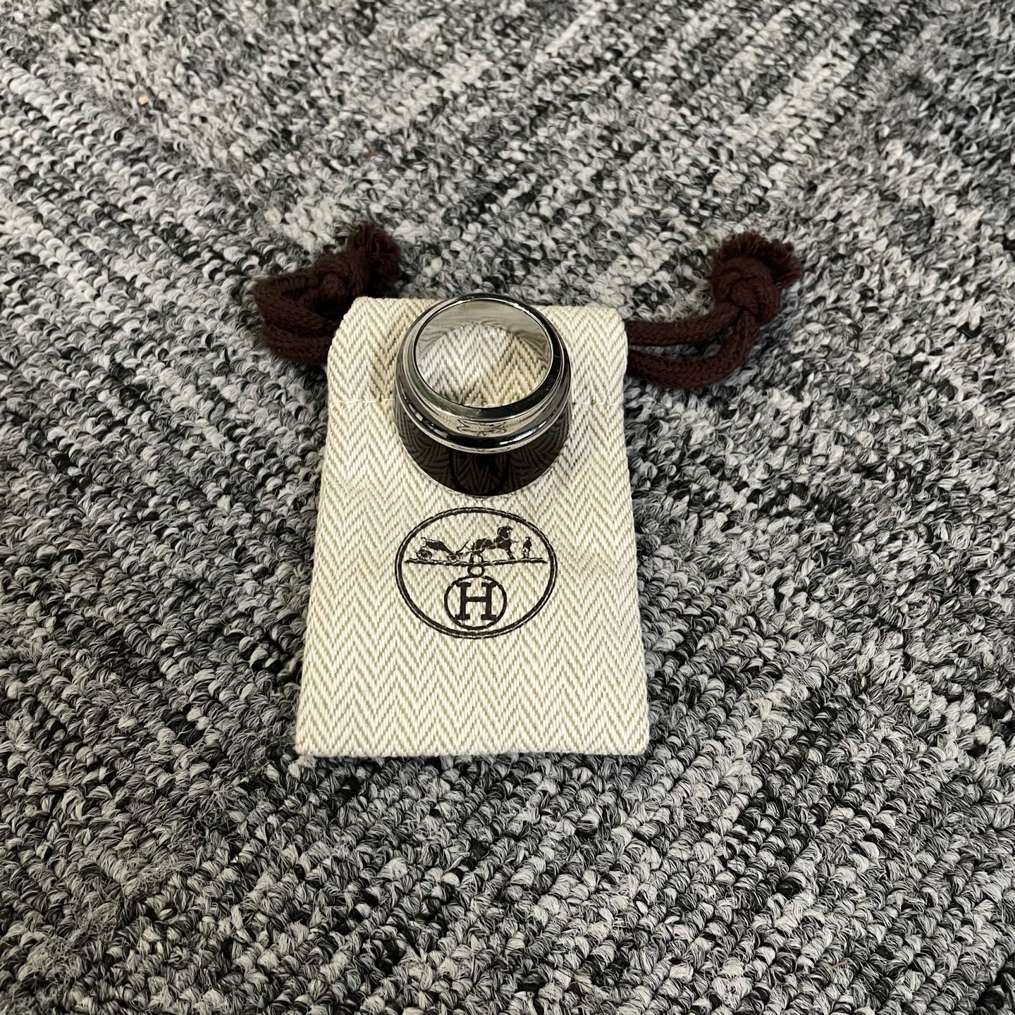未使用 Hermes/爱马仕 （vd）马蹄戒指