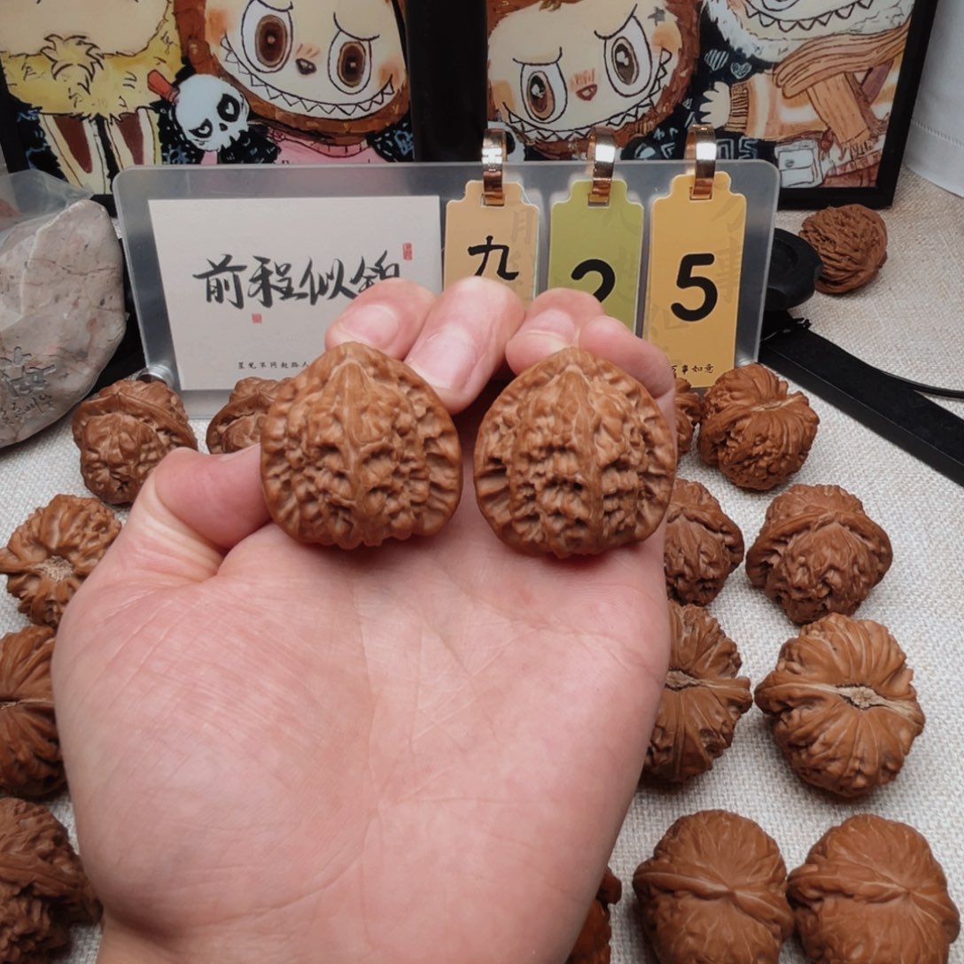 水***母把件文玩核桃小三角白