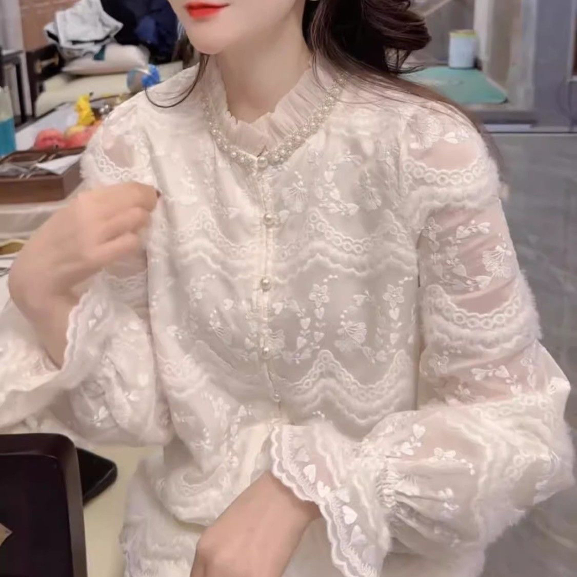 新中式国风名媛气质重工钩花镂空蕾丝衫衬衫女秋冬纯欲别致上衣