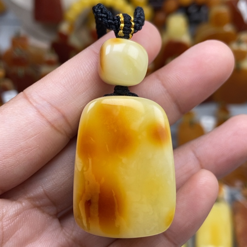 【闪购商品】琥珀颈饰未镶嵌
