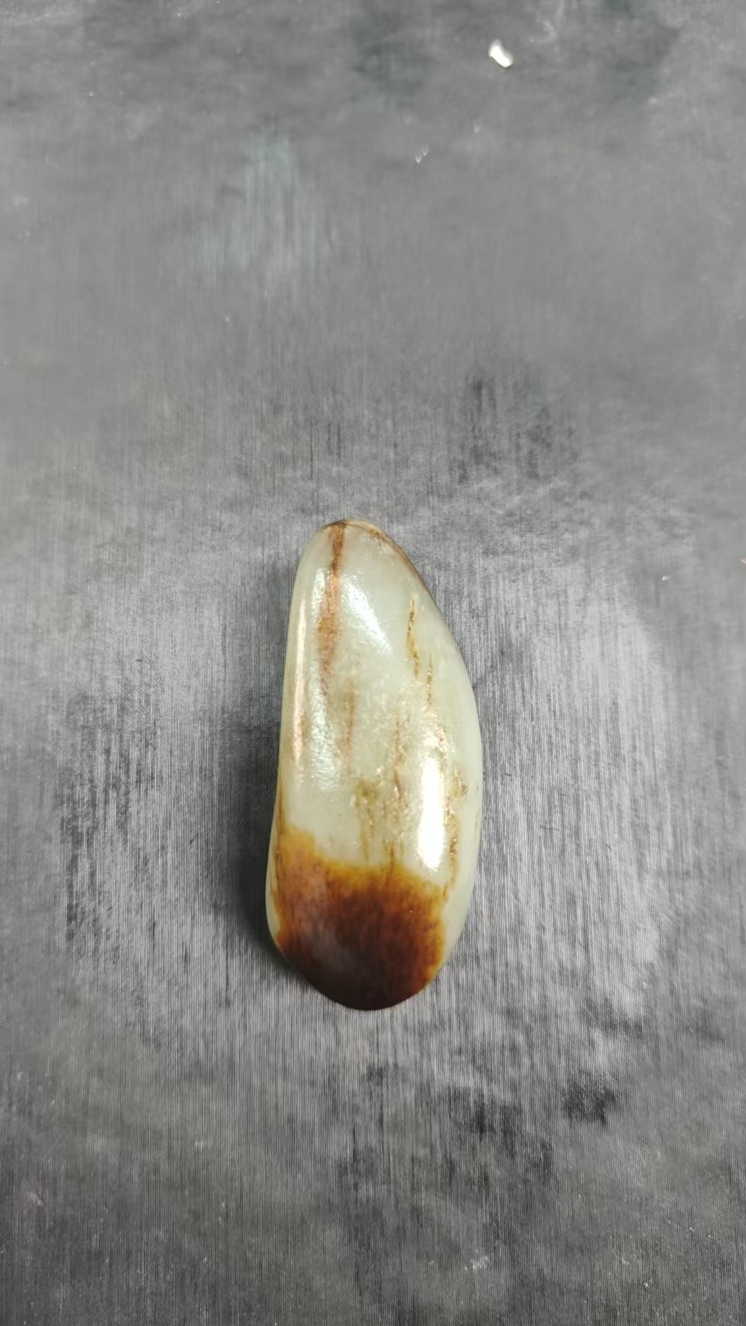 巴依哥精美和田玉21.5克