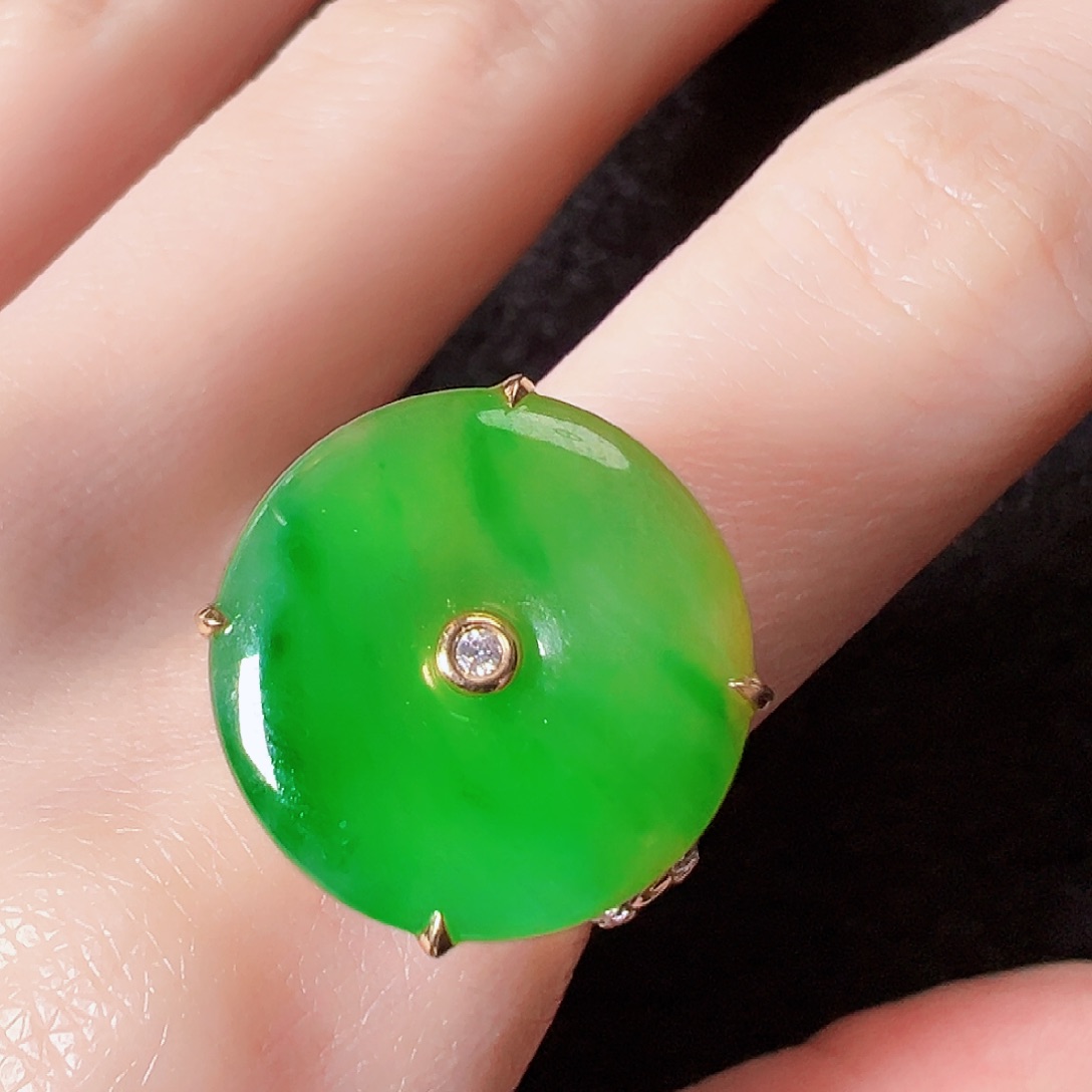 翡翠戒指18K金镶嵌签收后24小时鉴赏期，过时不退