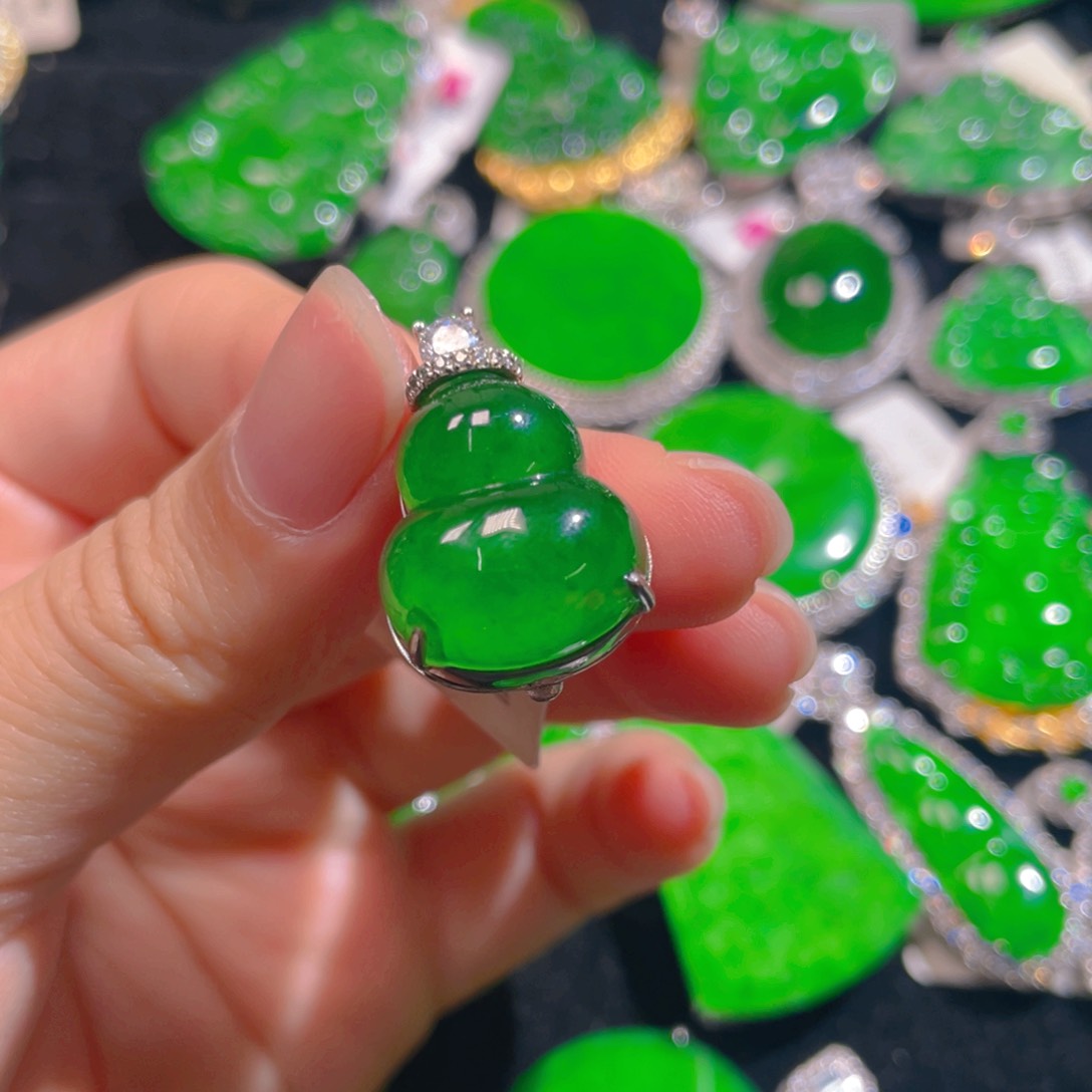 翡翠颈饰未镶嵌保a保真天然翡翠