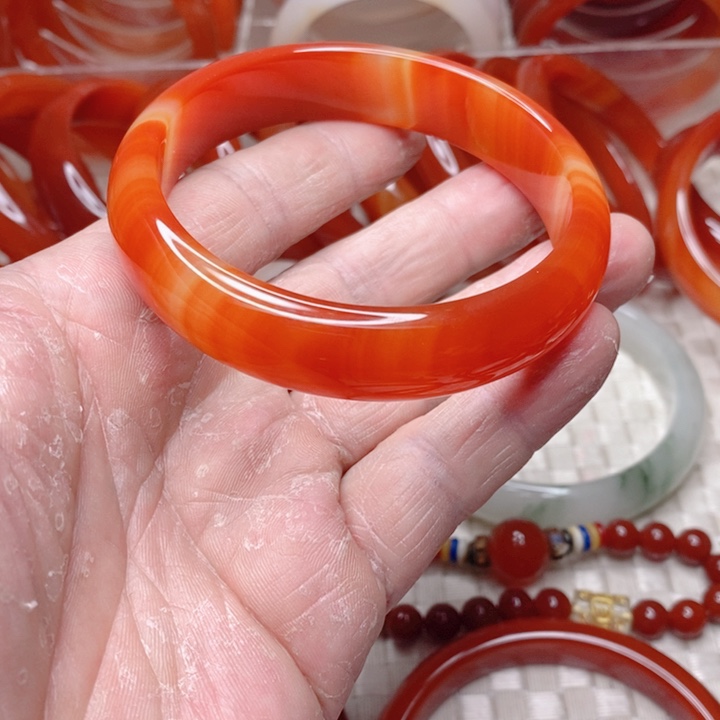 玛瑙/玉髓手镯未镶嵌
