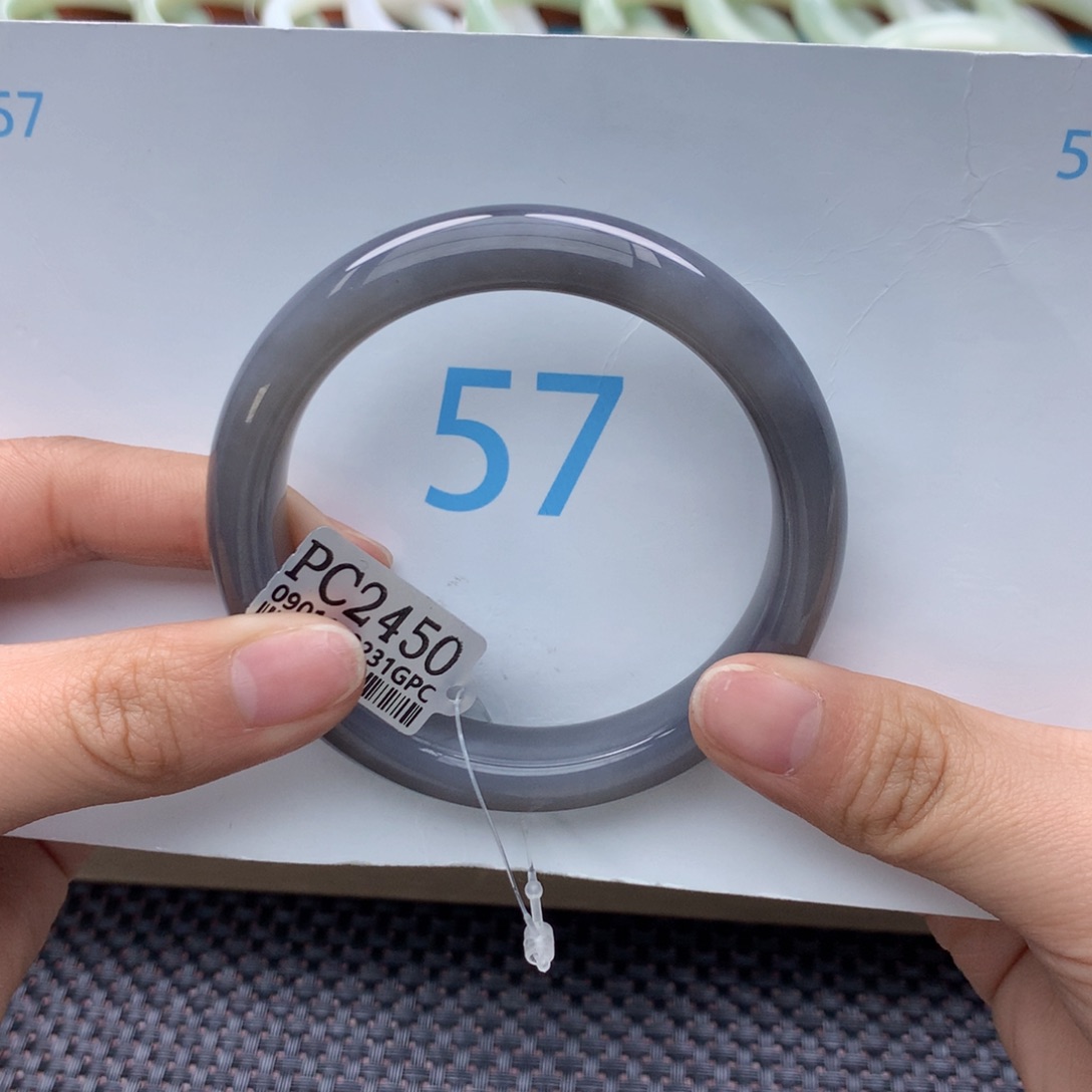 小***榴和田玉未镶嵌手镯