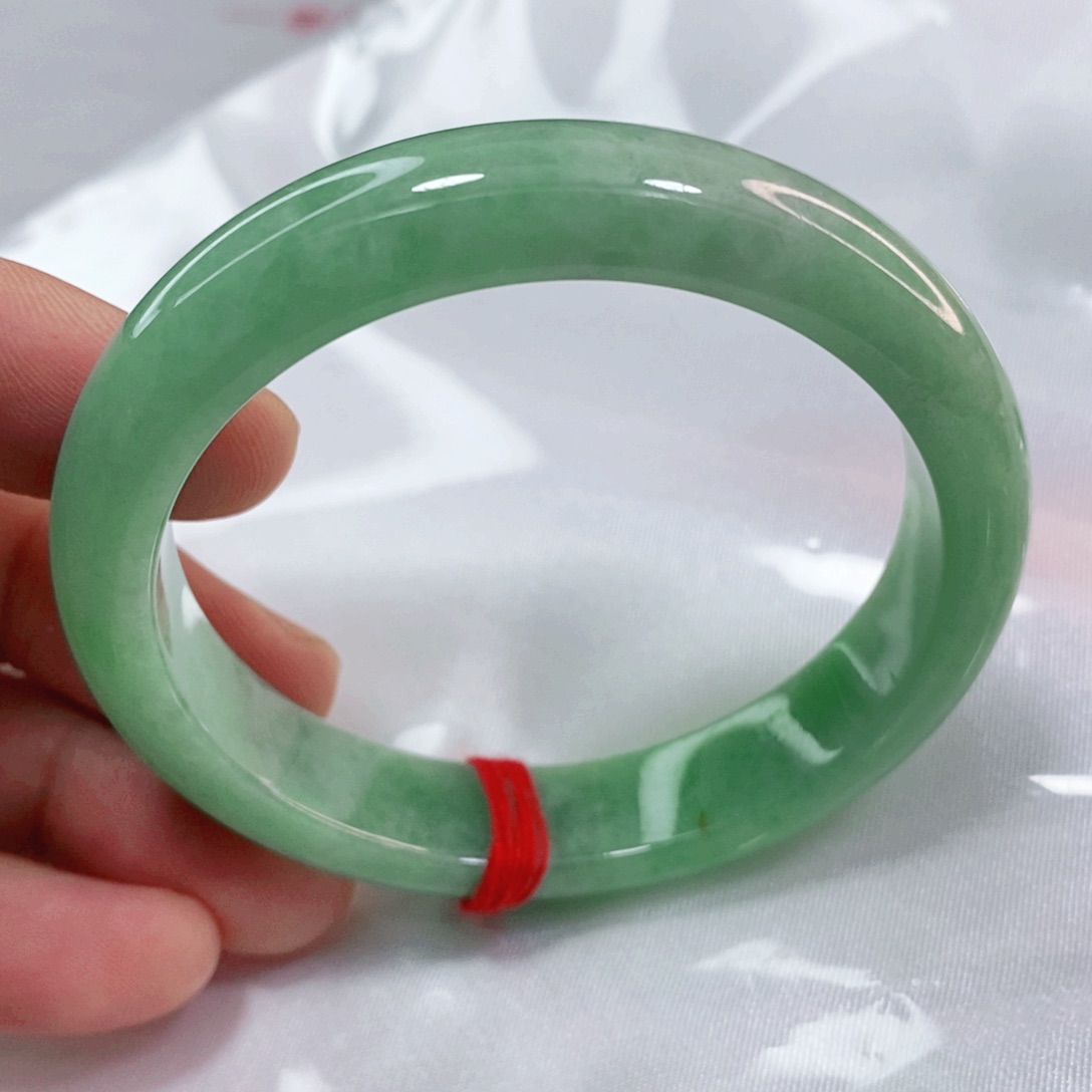 翡翠手镯未镶嵌53.2圈口贵妃