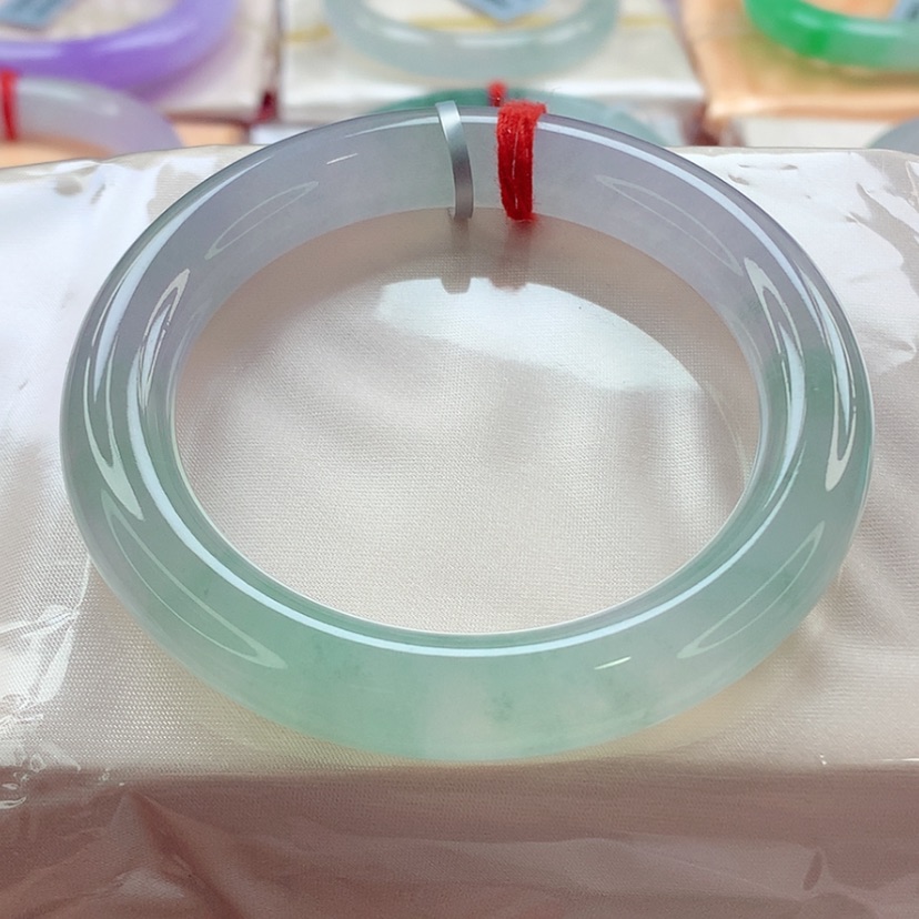 【闪购商品】翡翠手镯（圆镯）未镶嵌甜绿半山水毕业A