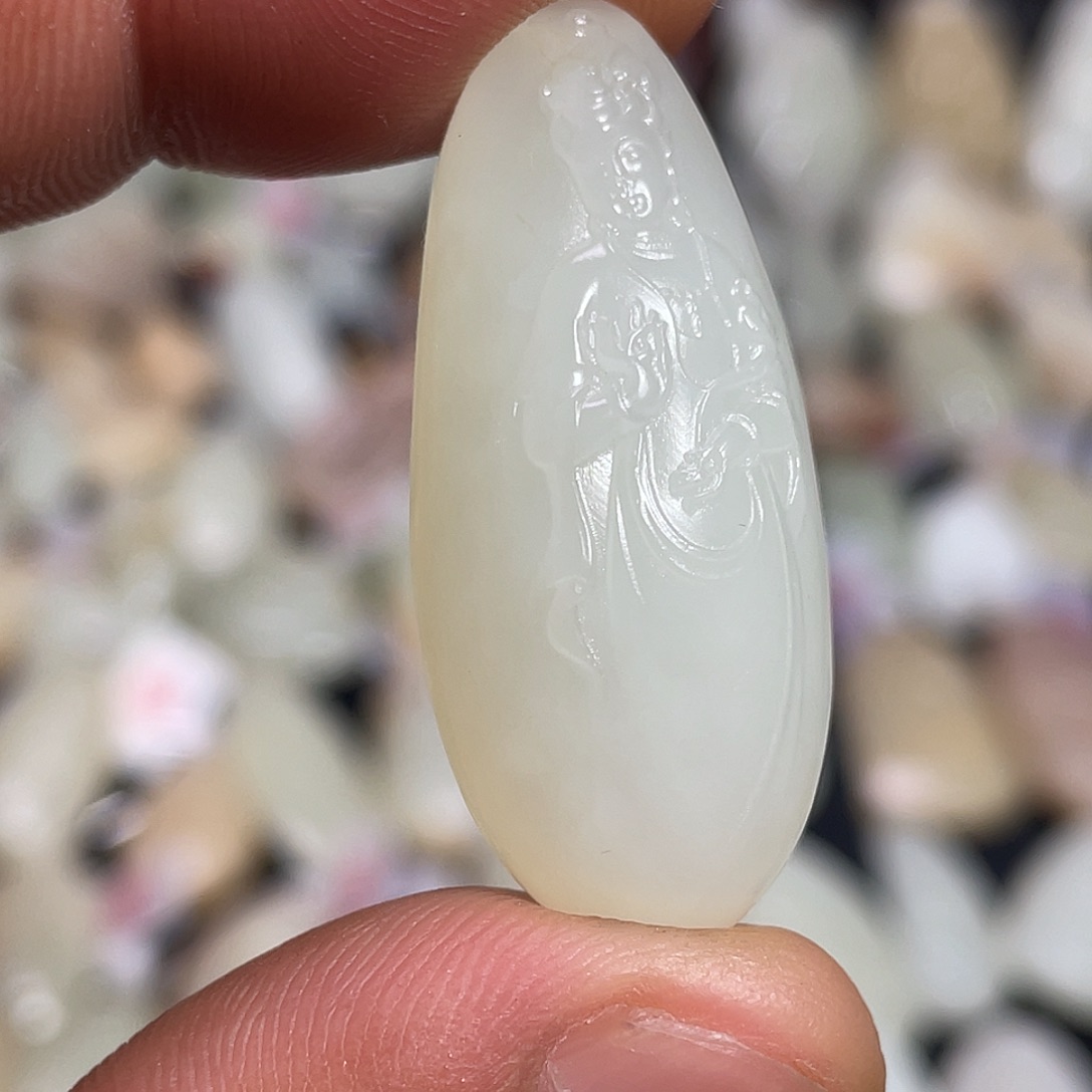 和田玉（糖玉）未镶嵌颈饰奉*吊坠