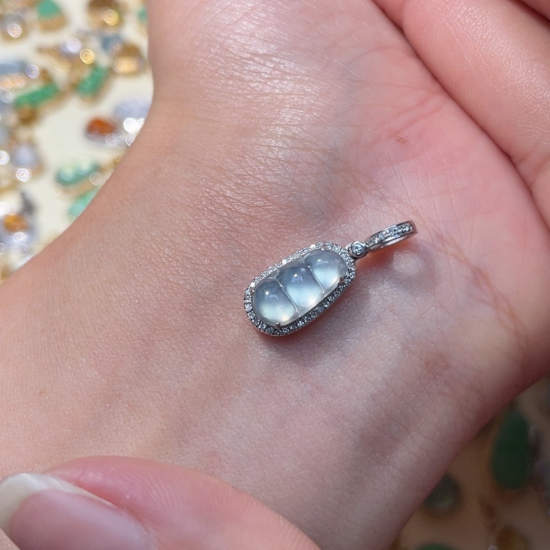 翡翠吊坠(不含链)18K金镶嵌