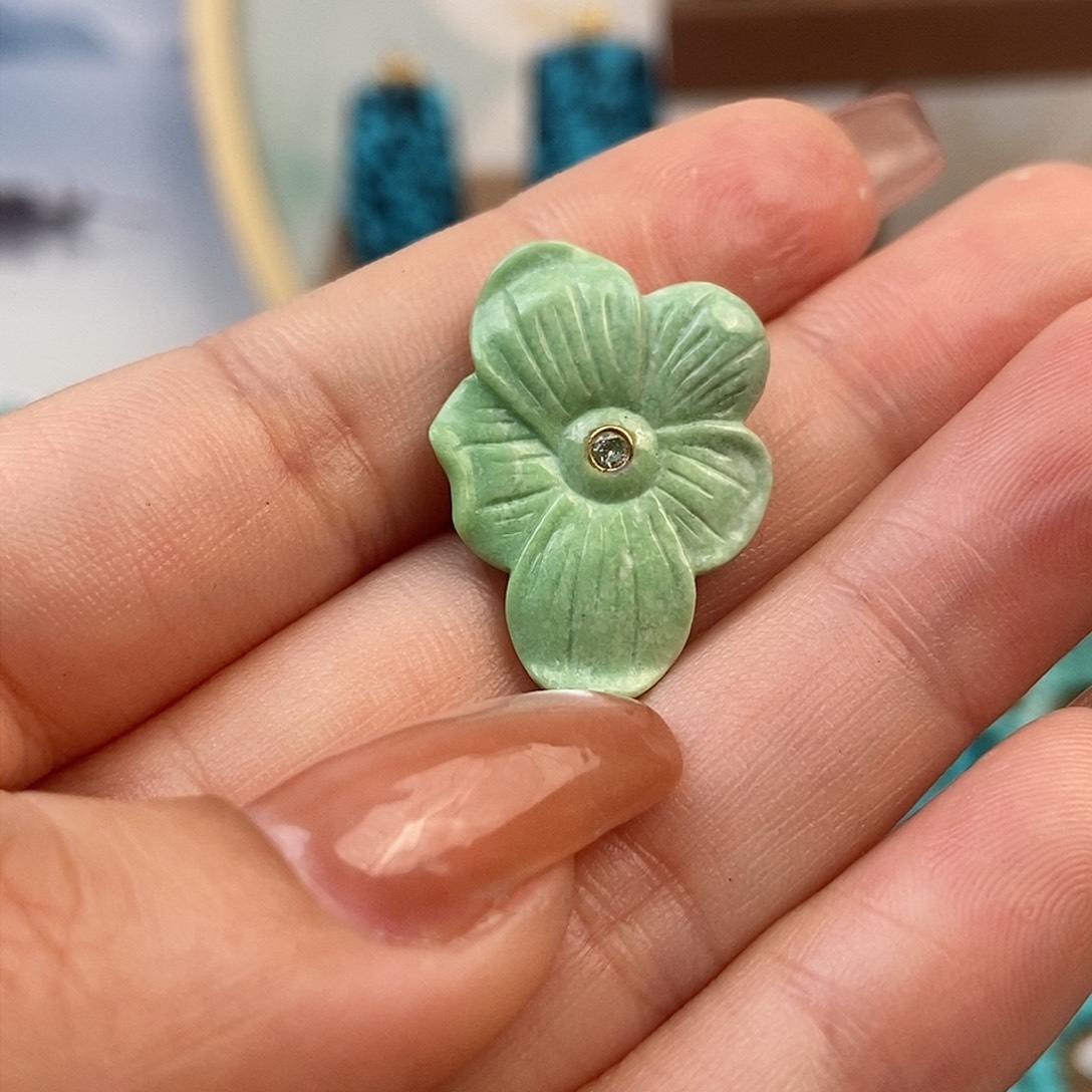 绿松石雕刻未镶嵌