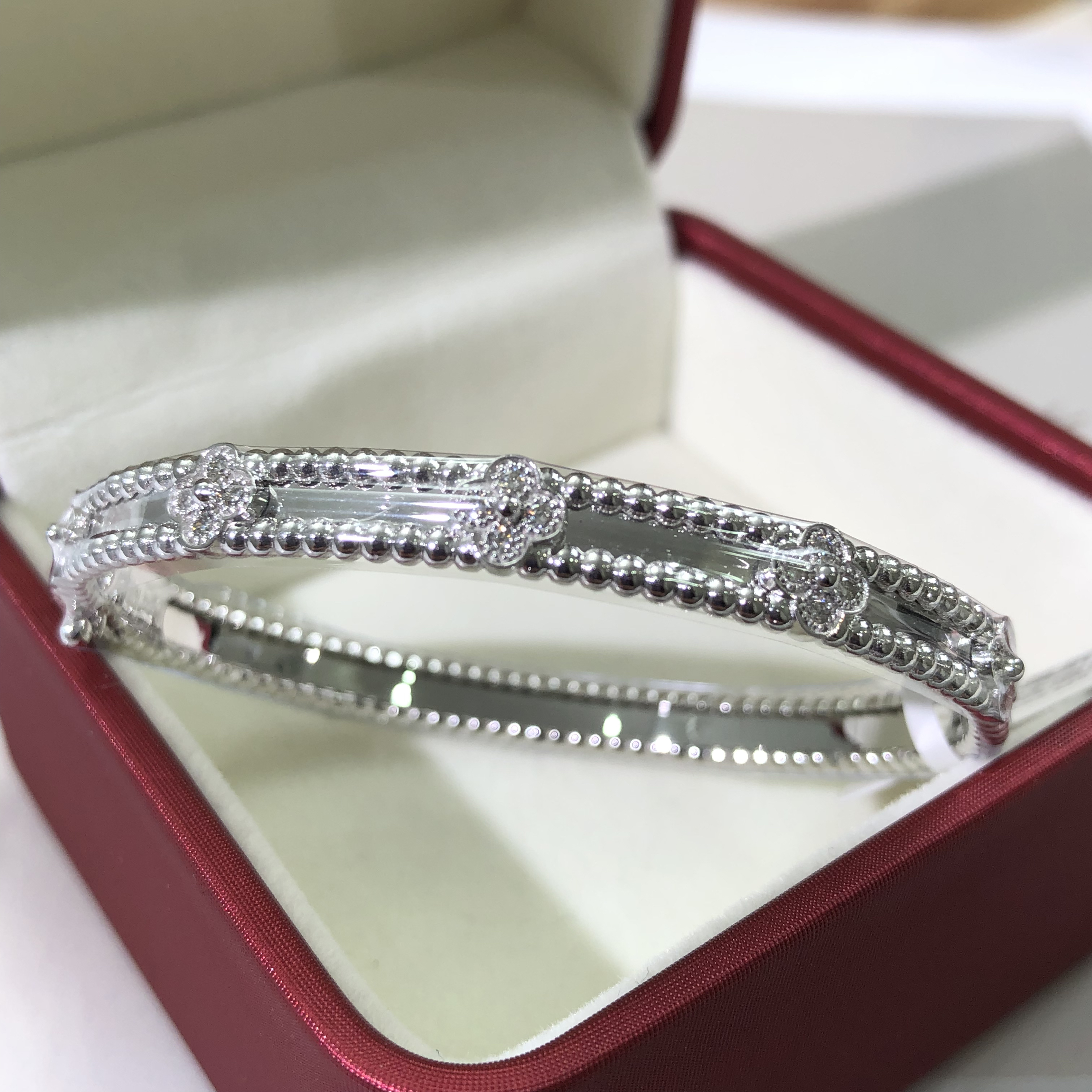 【天然钻石】18K白金万花筒钻石手镯 轻奢时尚