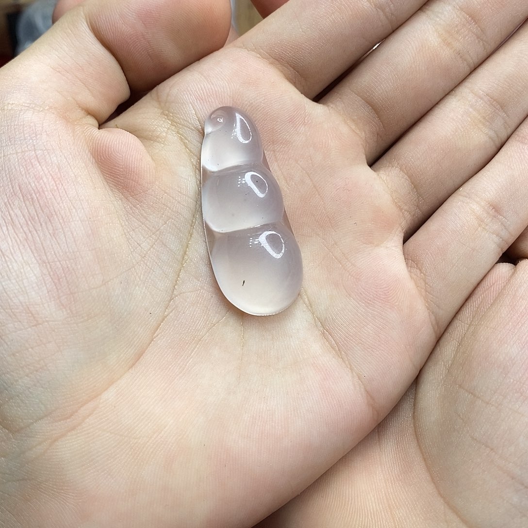 颈饰未镶嵌石英质玉
