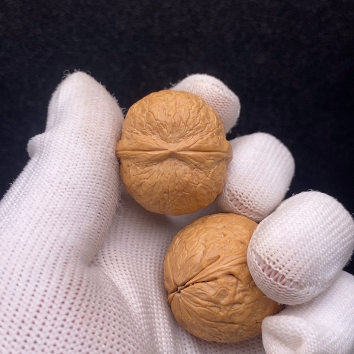 文玩核桃把件蛇皮球