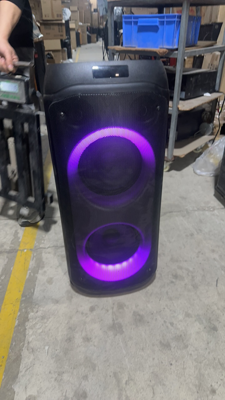 9新  双8寸库存音响，电池不质保，外观瑕疵，裸机，不包邮