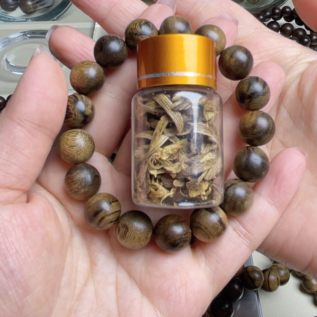 沉香沉香碎屑啊*白棋留疤12+沉香碎屑