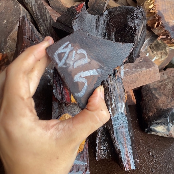 交趾黄檀（大红酸枝）如*令