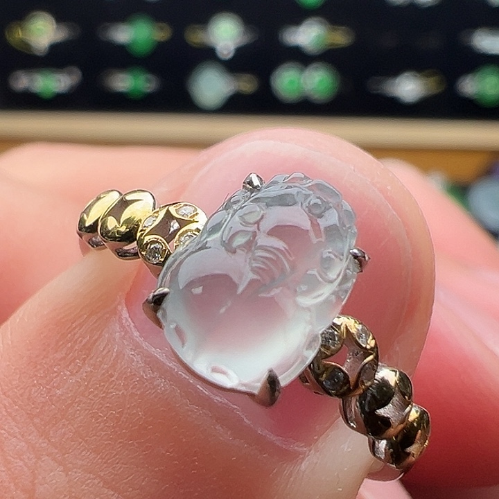 翡翠18K金镶嵌戒指貔貅8.2