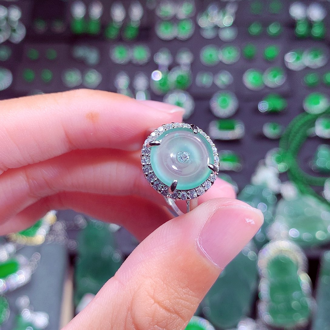 翡翠未镶嵌颈饰天然