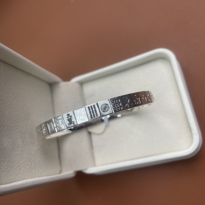 YZ047 银饰精品手镯 无礼盒