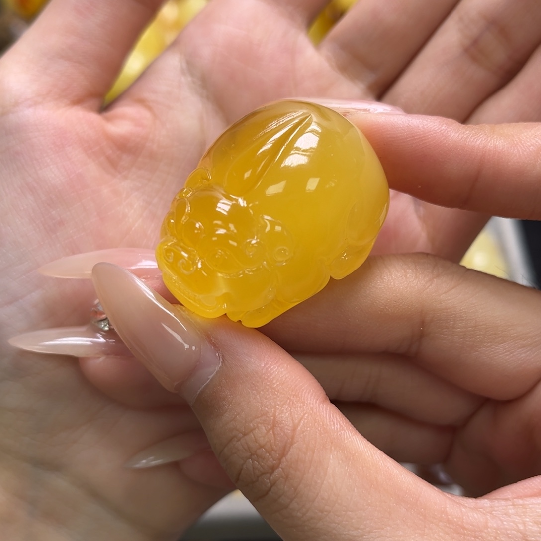 琥珀未镶嵌裸石天然琥珀