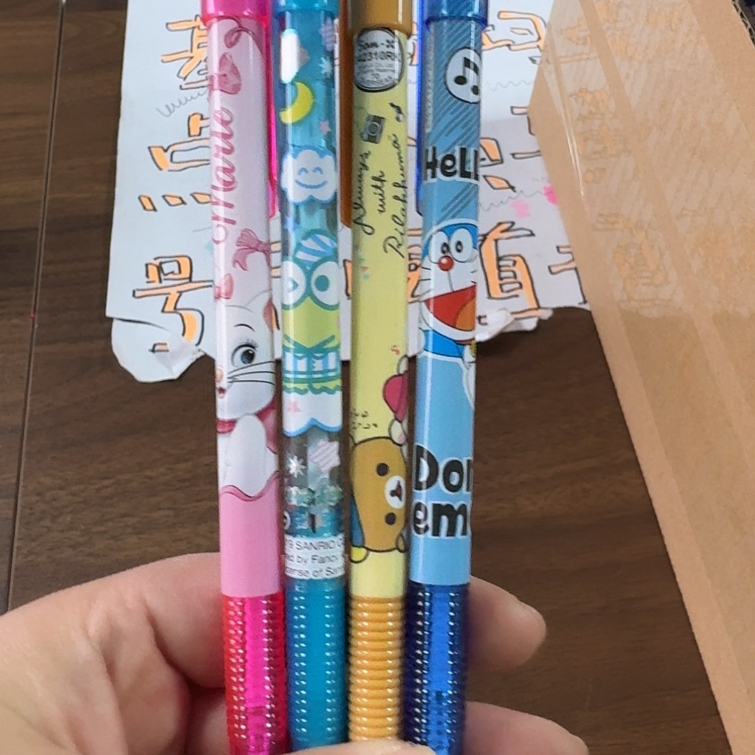 泰国各种ip混合 四支圆珠笔随机