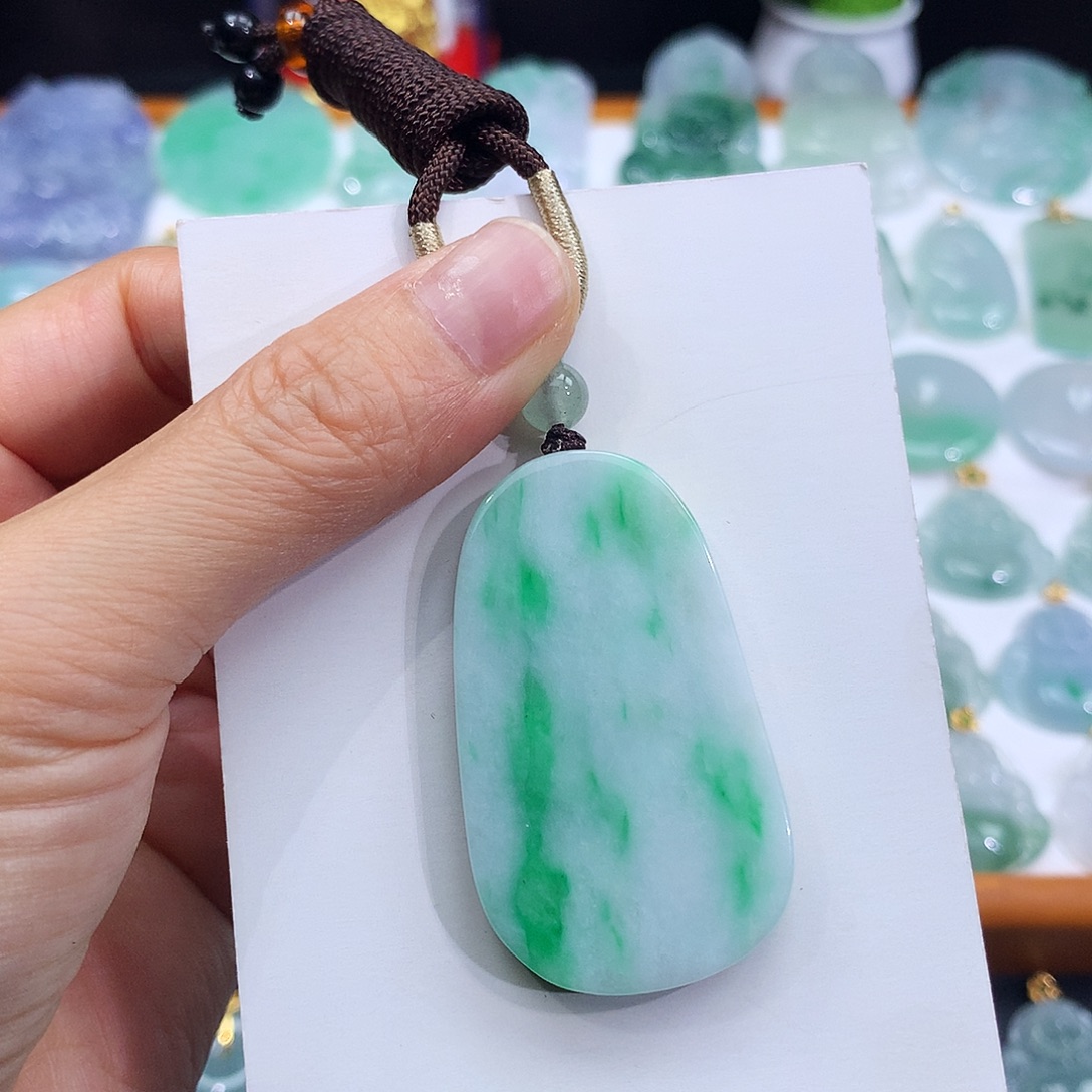 翡翠未镶嵌颈饰翡翠吊坠