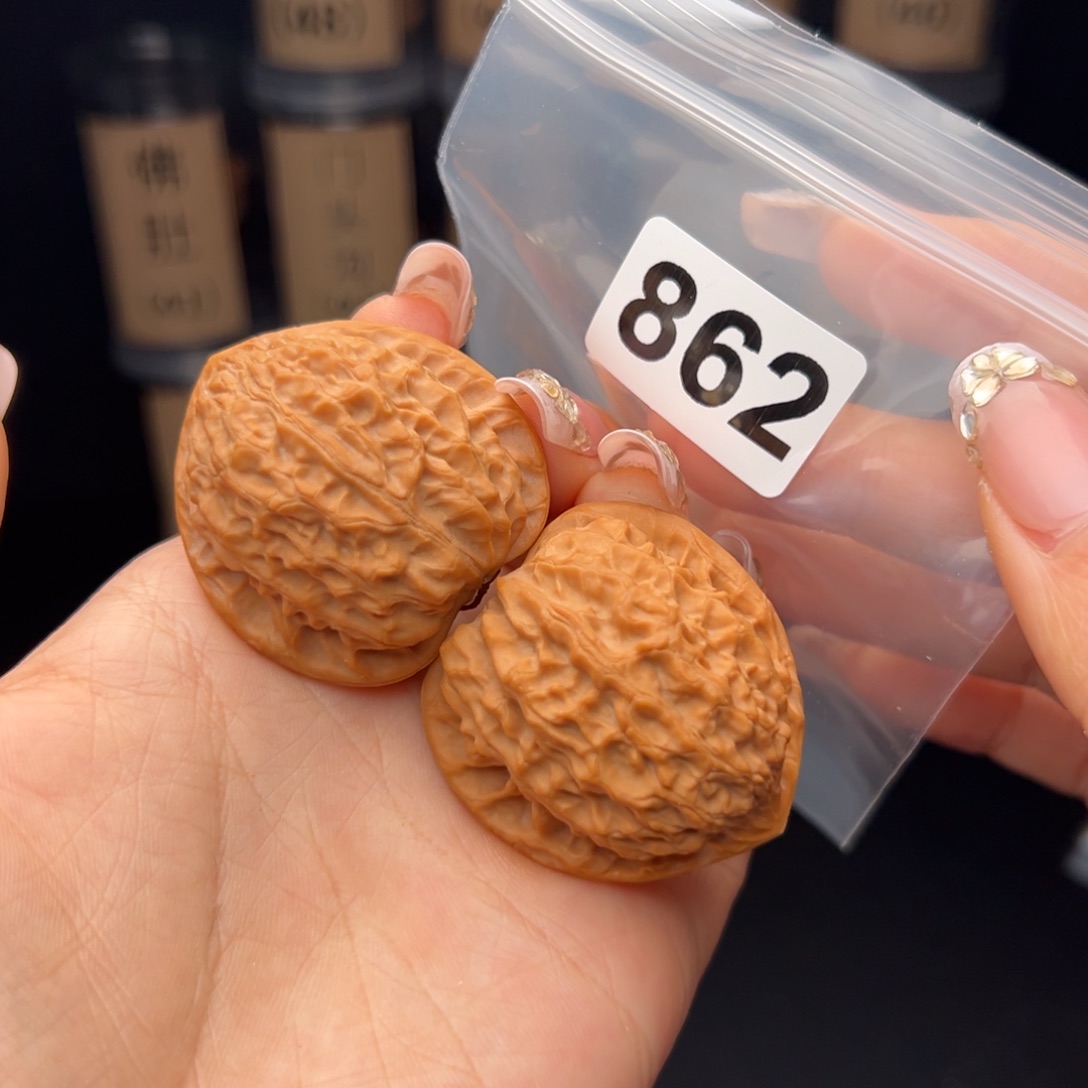 武***@文玩核桃吊坠金牛