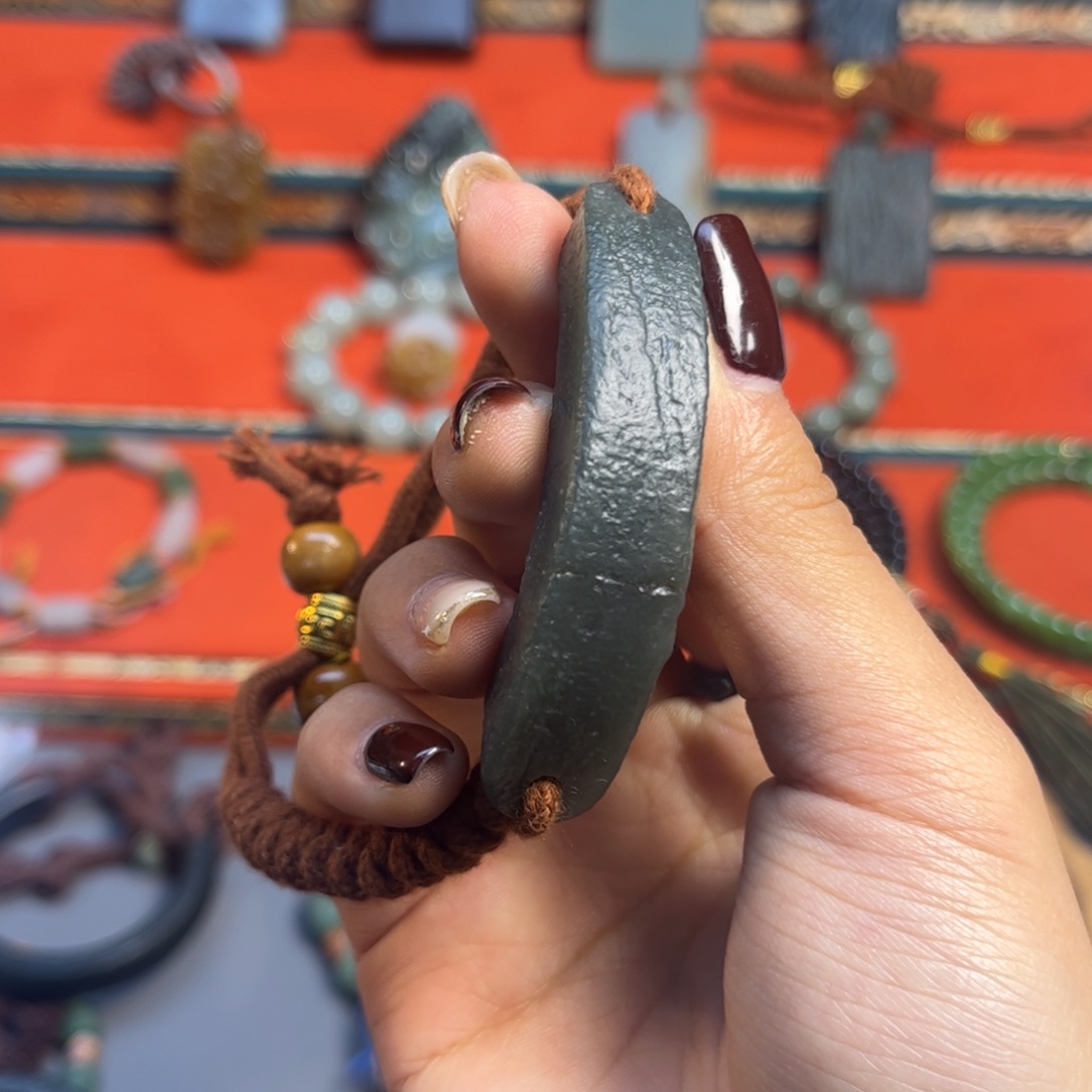 和田玉（糖玉）颈饰未镶嵌