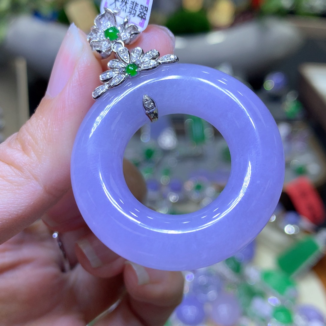 【闪购商品】翡翠颈饰18K金镶嵌翡翠吊坠项链