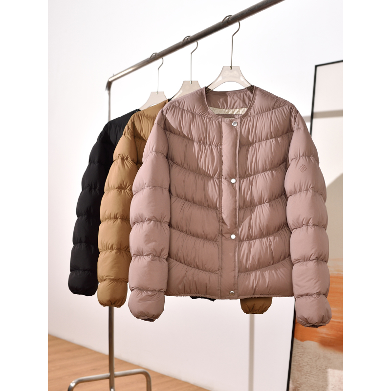 秋季新品 轻盈泡芙90白鹅绒圆领短款羽绒服