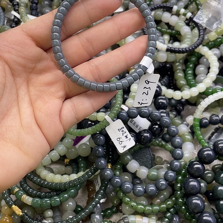 和田玉未镶嵌手串