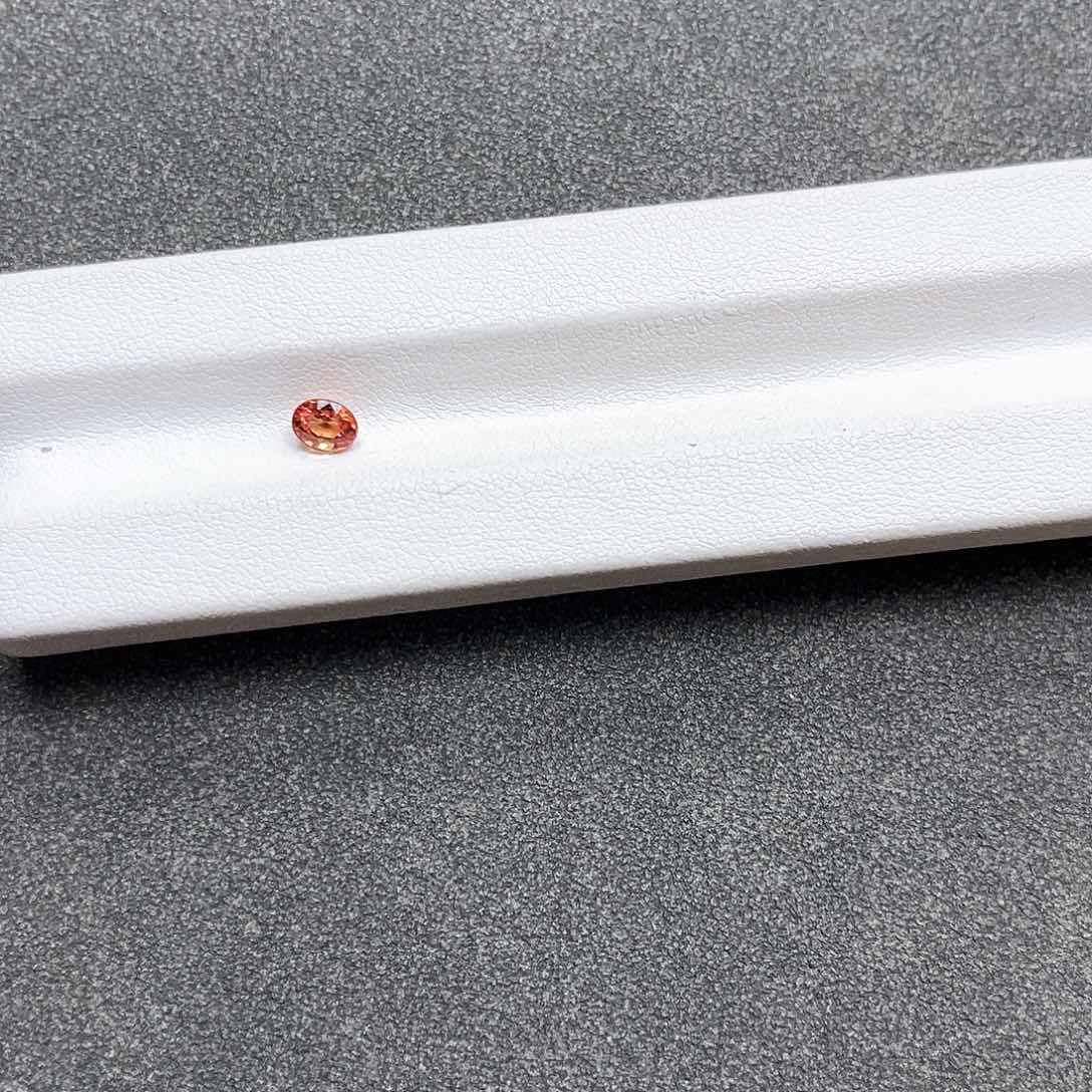 蓝宝石裸石未镶嵌