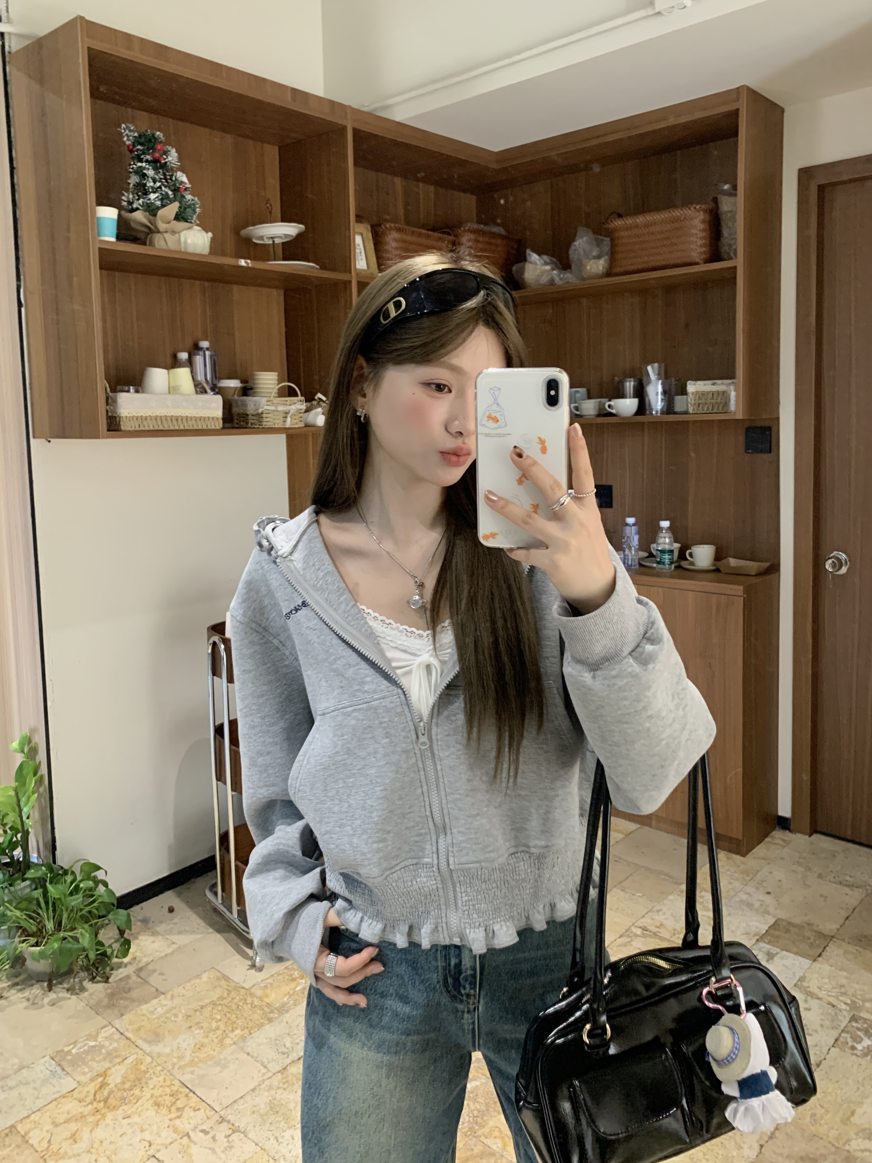 乌77新款设计感花边收腰短款刺绣连帽卫衣韩版宽松显瘦上衣