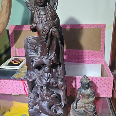 1***1现代工艺品，茶工艺空间摆件两件。木头一件，有轻微残次。