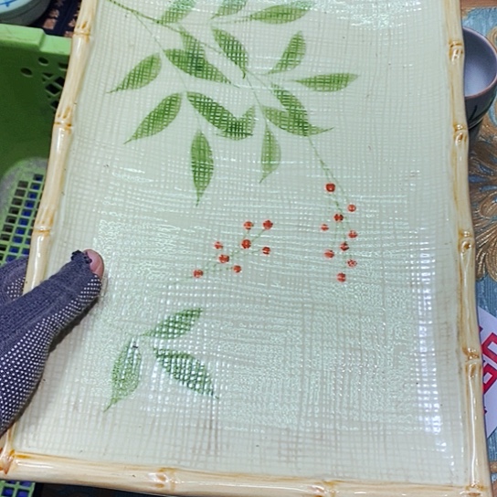 瓷片悠**行新年快乐。万事如意