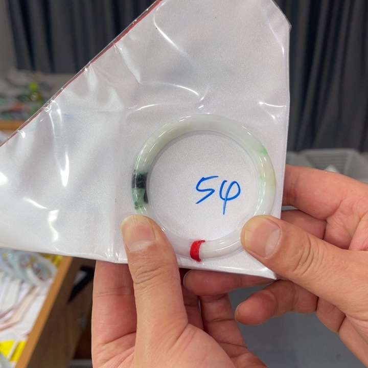 翡翠手镯未镶嵌纯天然缅甸翡翠手镯A货