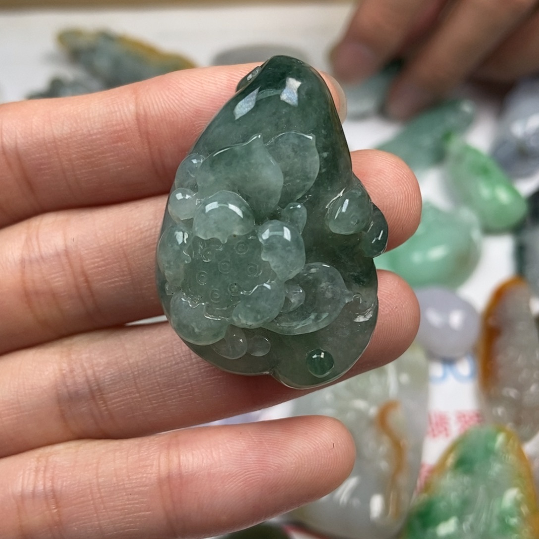 翡翠未镶嵌颈饰翡翠
