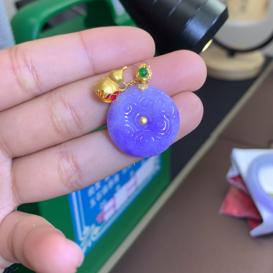 翡翠颈饰18K金镶嵌翡翠