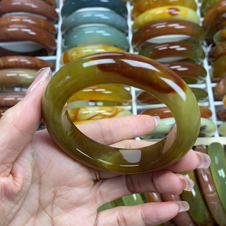 蛇纹石玉手镯未镶嵌56