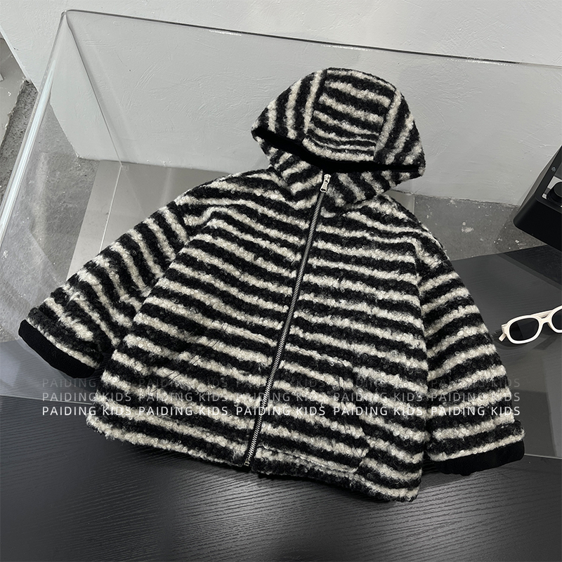【现货】冬装儿童韩版时尚撞色黑白条纹加绒加厚保暖连帽外套SJ6718