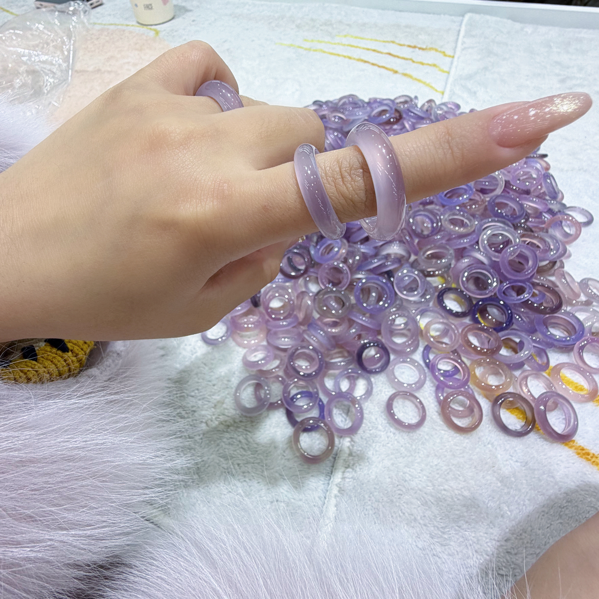 天然玛瑙玉髓原矿紫戒圈 不退不换