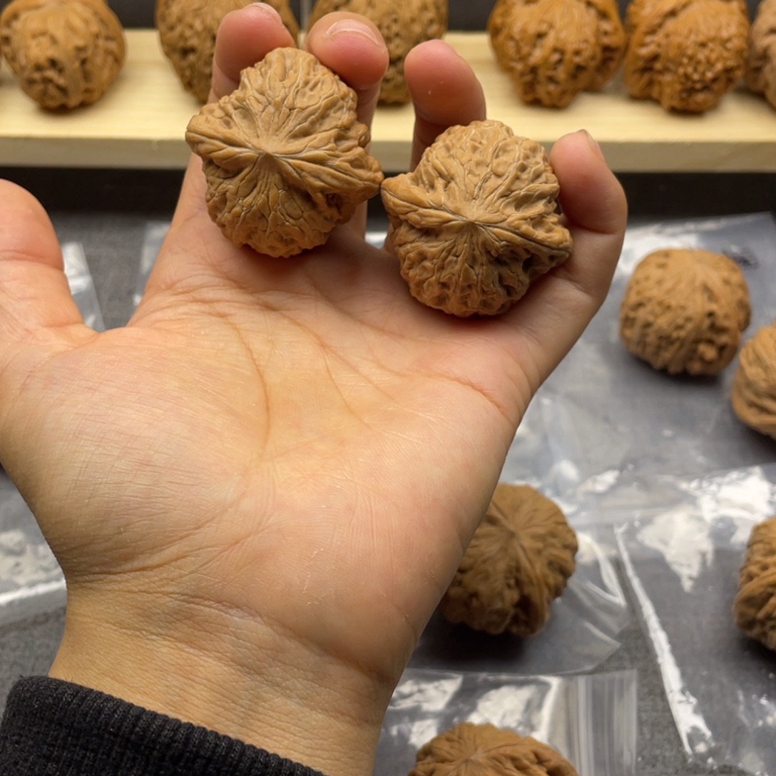 5***0文玩核桃把件铁锤38