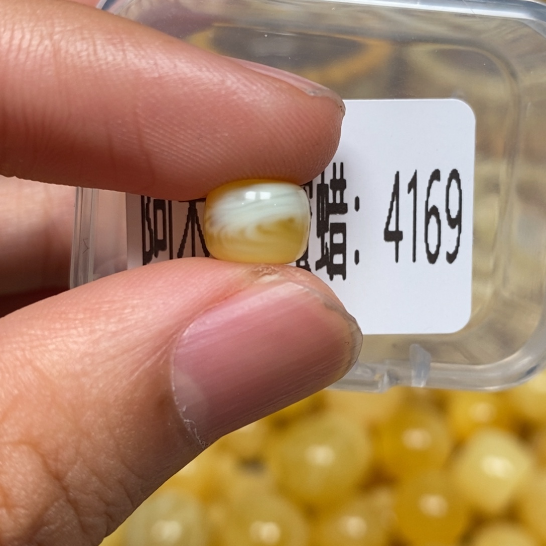 蜜蜡未镶嵌珠宝奇石4169