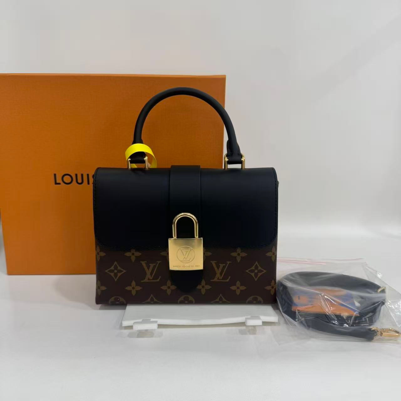 99新 LouisVuitton/路易威登 捐金沉珠/锁头bb经典单肩