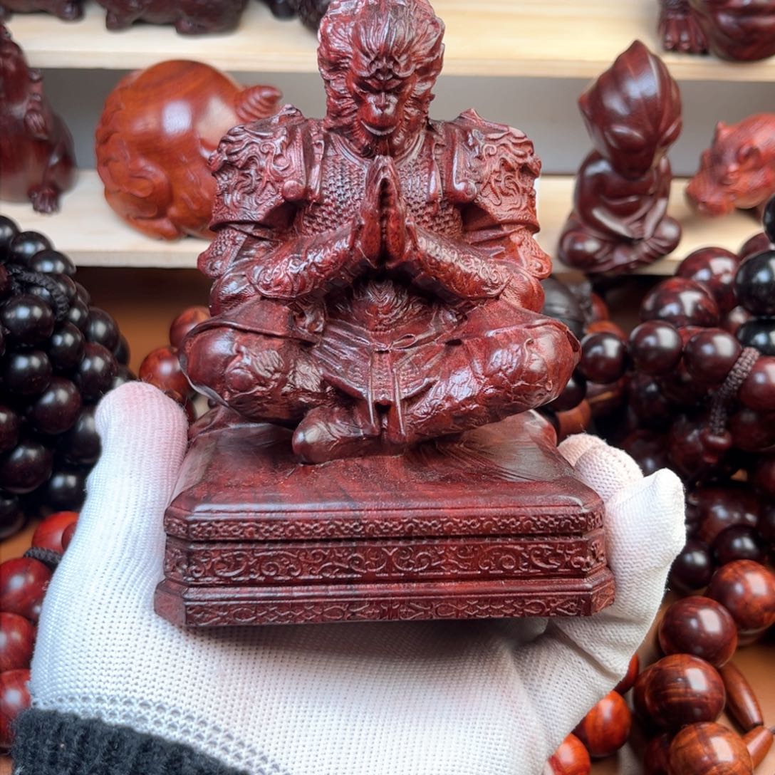 染料紫檀（血檀）广****赁悟空手把件高油性-多样性发其一