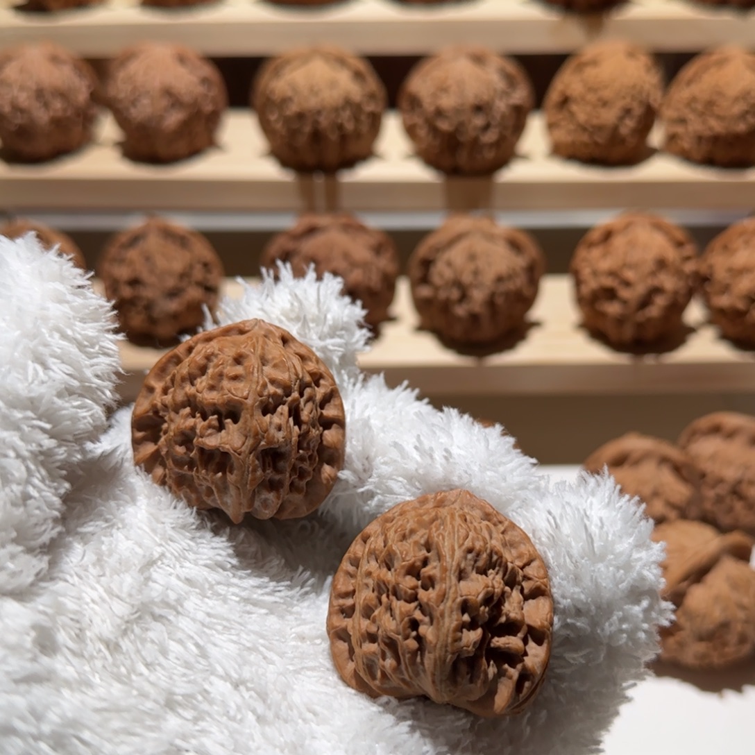 文玩核桃吊坠34三角白