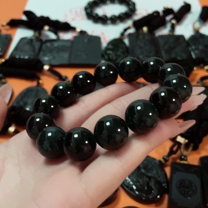 翡翠未镶嵌挂件焱*