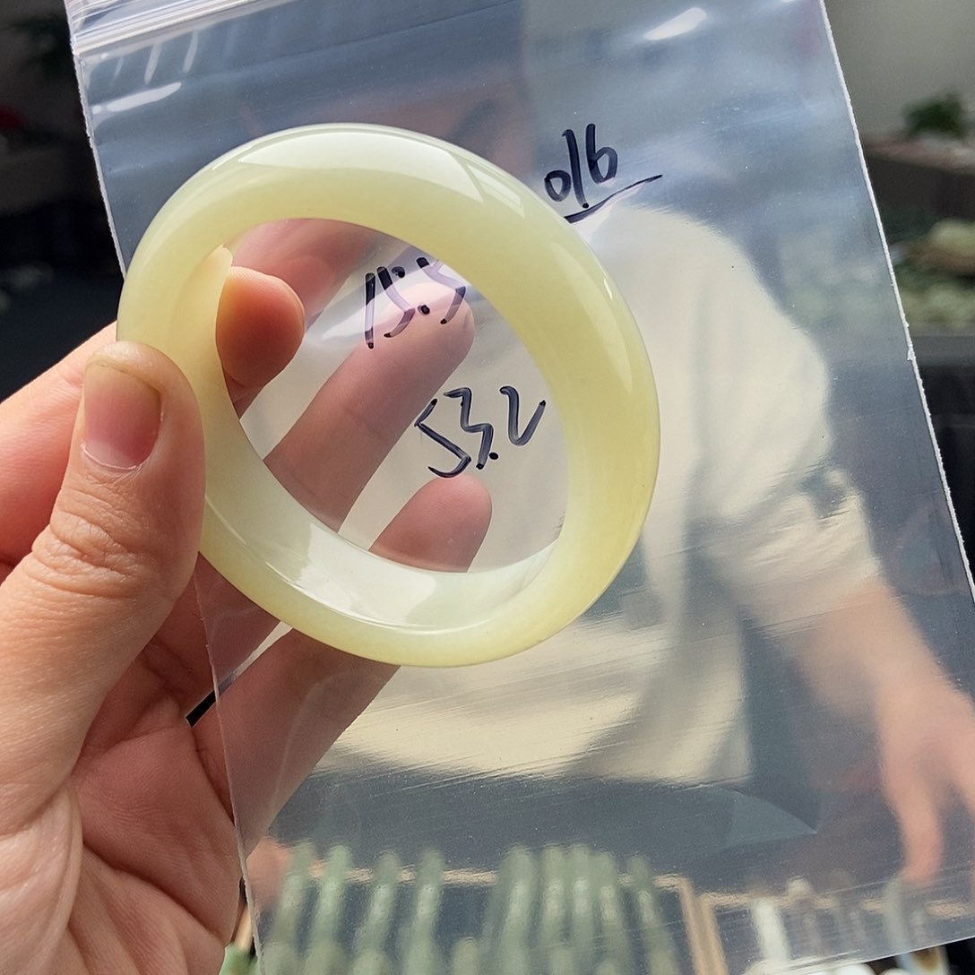 和田玉颜色多样性发拍一发一未镶嵌