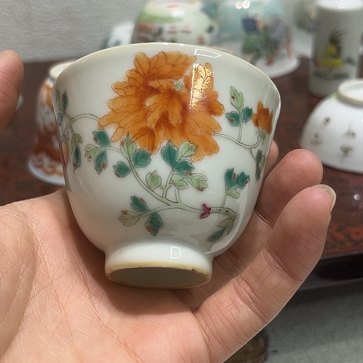 嘟***6瓷片精美的陶瓷摆件……