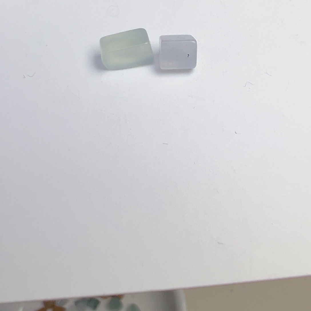 *****翡翠散珠随行俩个 打孔不退不换